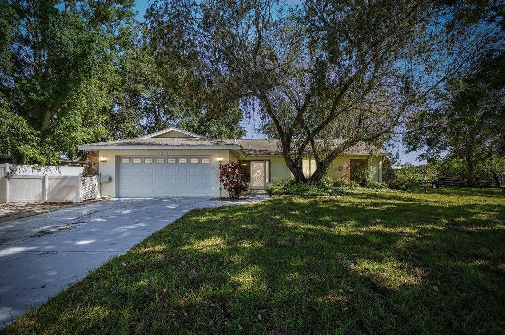 1101 Chesterfield Ave, Ruskin, FL 33570-4146