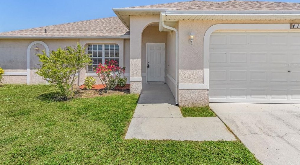 213 6th St, Cape Coral FL  33990-1538 exterior