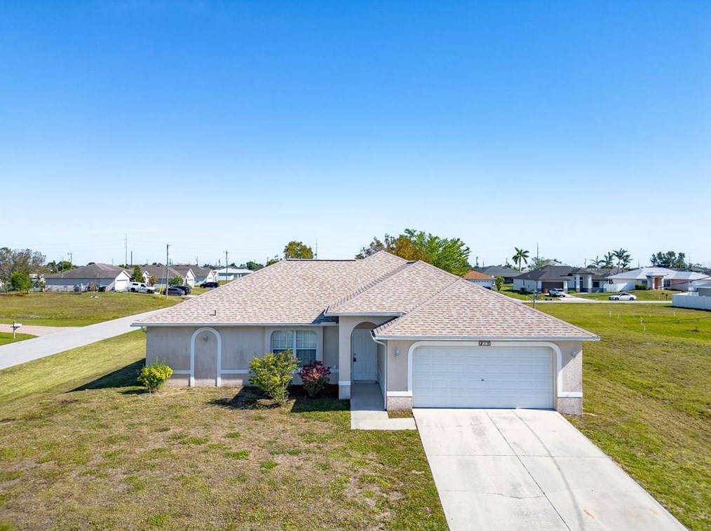 213 6 St, Cape Coral FL  33909-0019 exterior