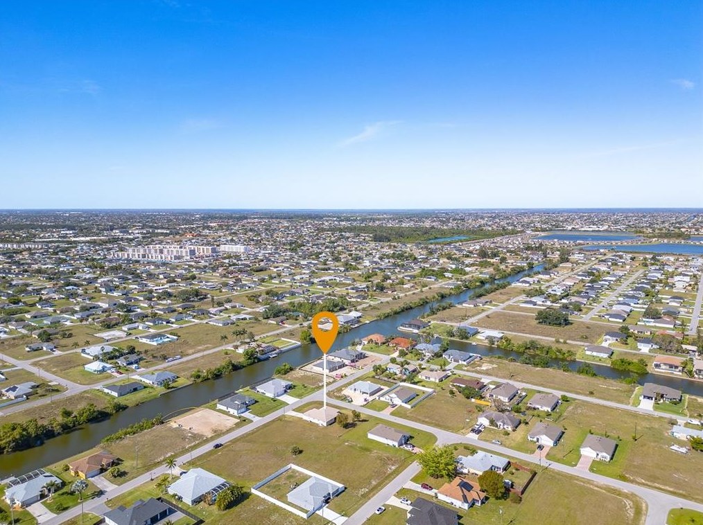213 6 St, Cape Coral FL  33909-0019 exterior