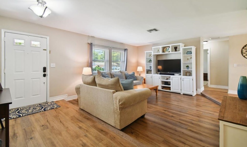 4809 Parkway Blvd, Land O Lakes FL 34639-4133 exterior