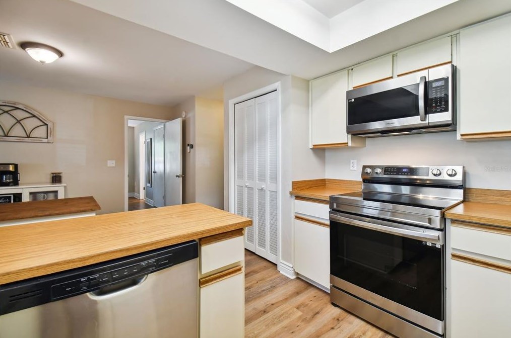 4809 Parkway Blvd, Land O Lakes FL 34639-4133 exterior