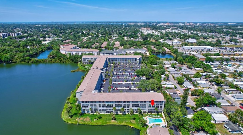 3378 Lake Bayshore Dr, Bradenton, FL 34205-5577