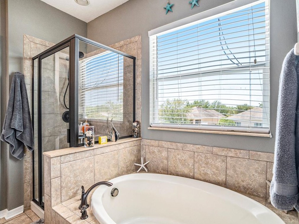 904 Fern Leaf Dr, Ruskin FL  33570-2008 exterior