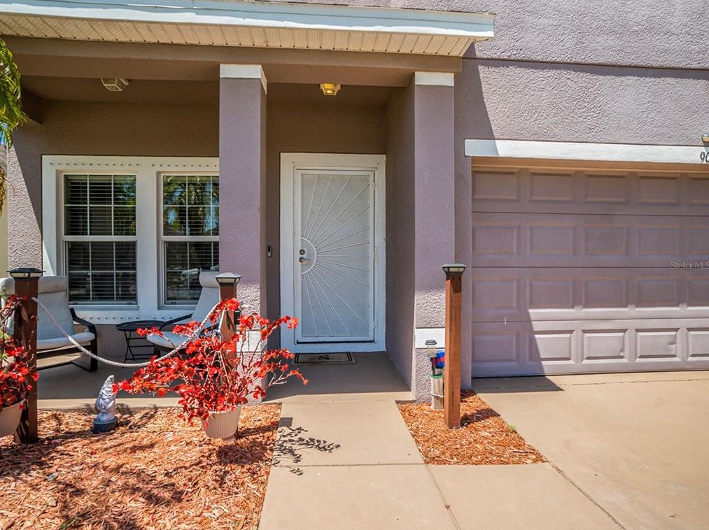 904 Fern Leaf Dr, Ruskin FL  33570-2008 exterior