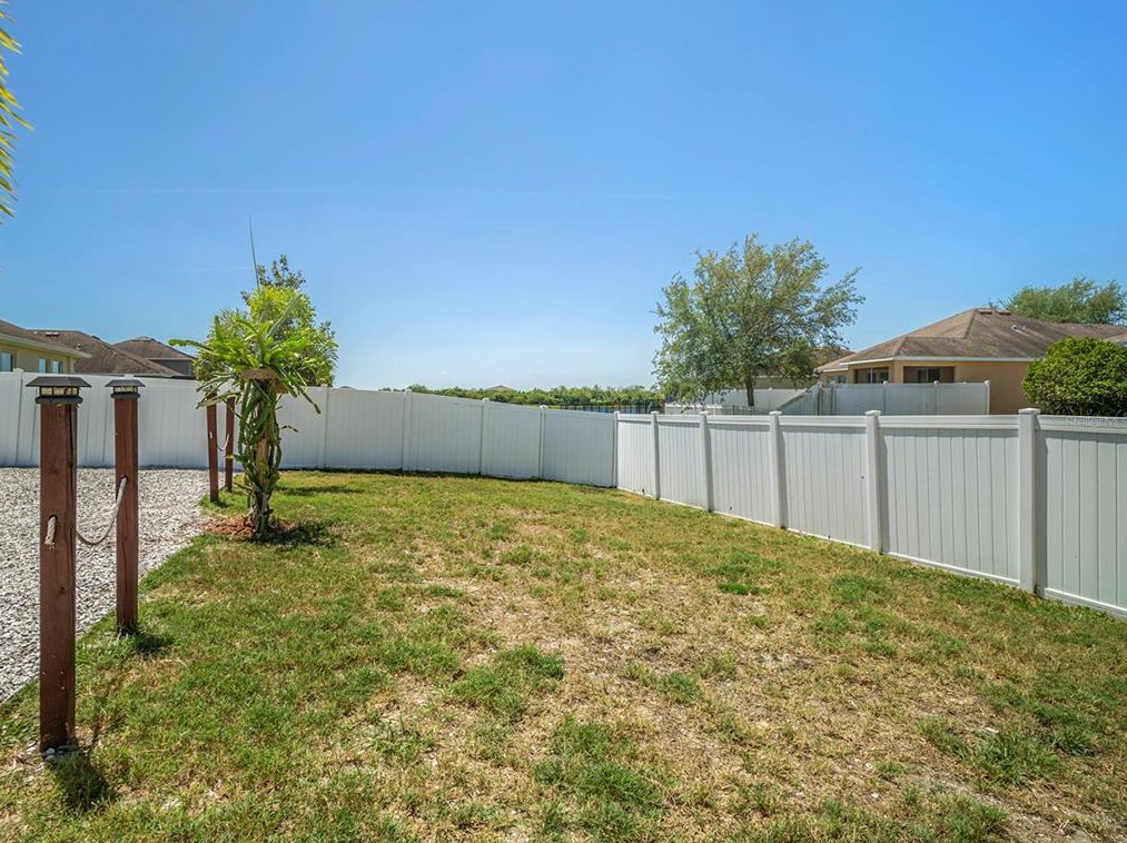 904 Fern Leaf Dr, Ruskin FL  33570-2008 exterior