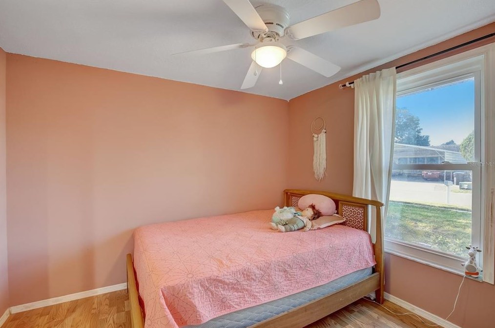 515 Red Mangrove Ln, Ruskin FL  33572-2549 exterior