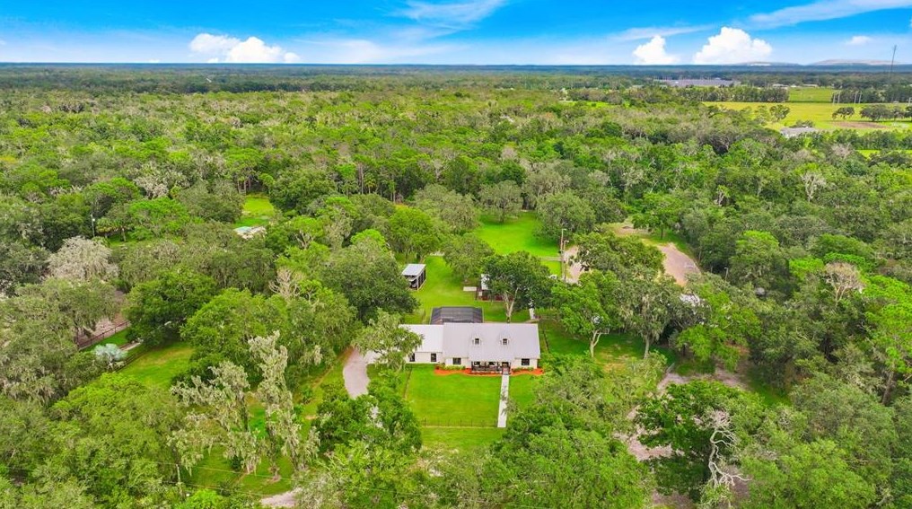 10130 Ramblin Hinson Rd, Lithia, FL 33547-1827
