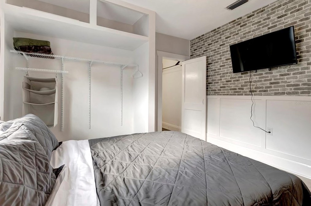 204 North St, Tampa FL  33604-6017 exterior