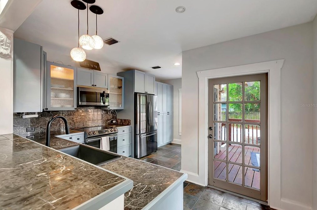 204 North St, Tampa FL  33604-6017 exterior