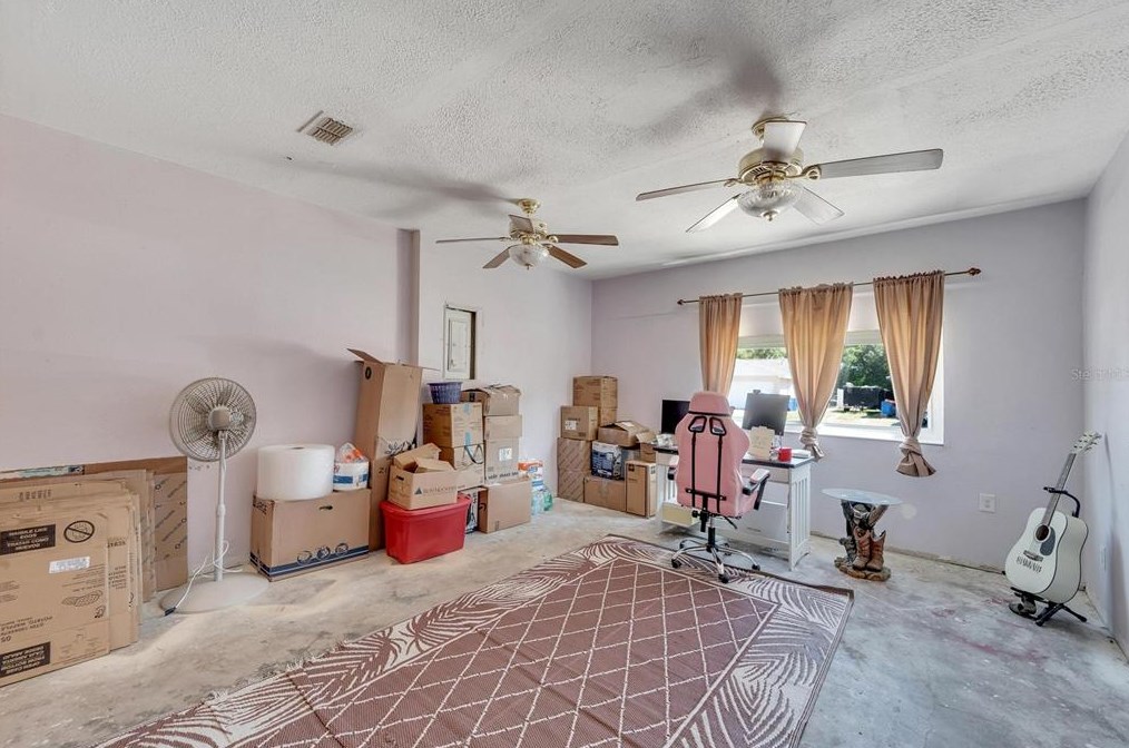 11216 Garfield Ct, Seffner FL  33584-8316 exterior