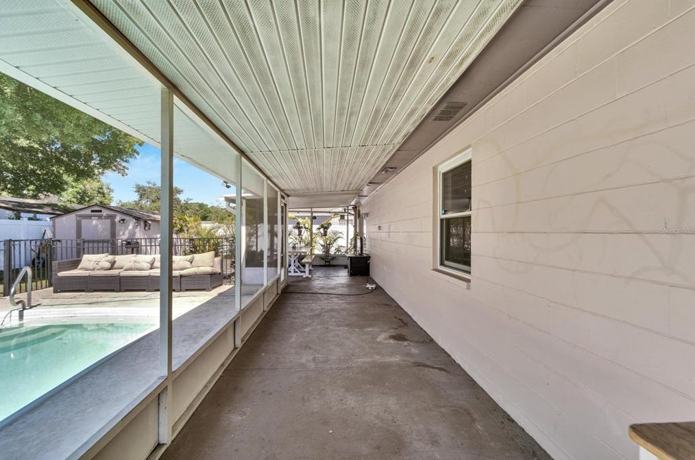 11216 Garfield Ct, Seffner FL  33584-8316 exterior