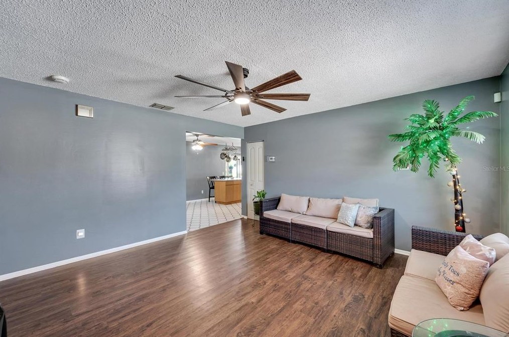11216 Garfield Ct, Seffner FL  33584-8316 exterior