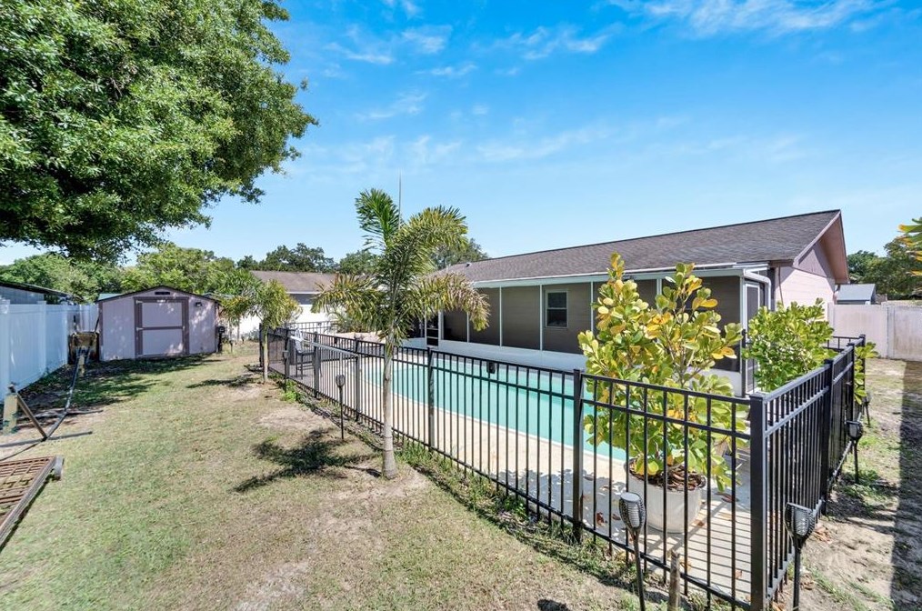 11216 Garfield Ct, Seffner FL  33584-8316 exterior