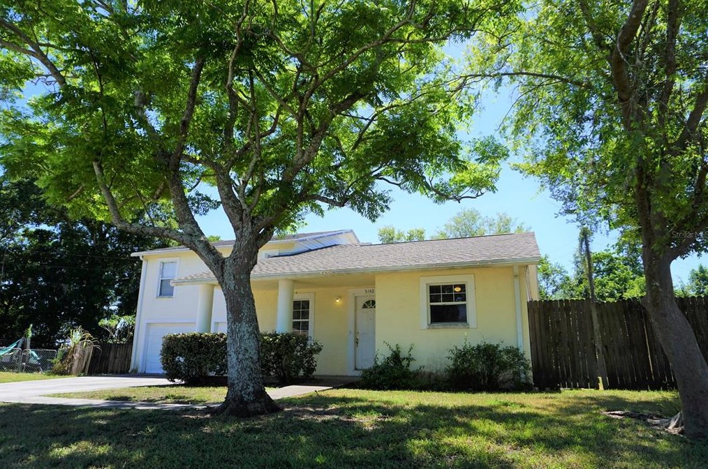 5140 Summer Hill Dr, Zephyrhills, FL 33542