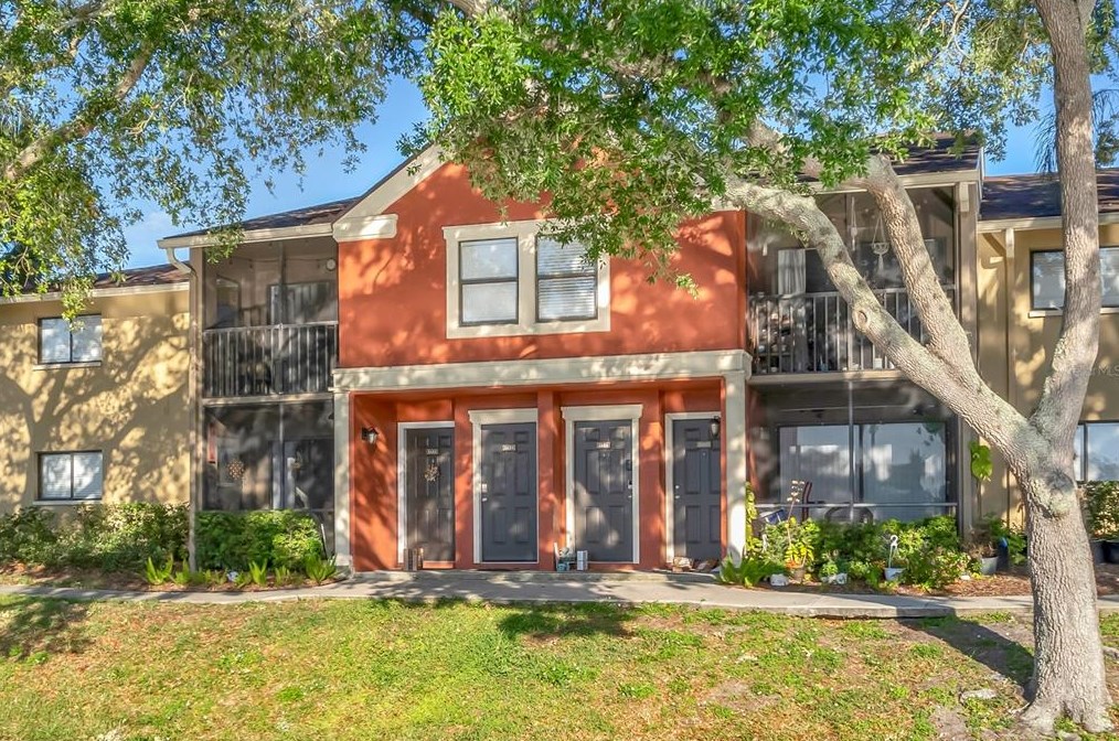 5684 Baywater Dr, Tampa FL  33615-3510 exterior