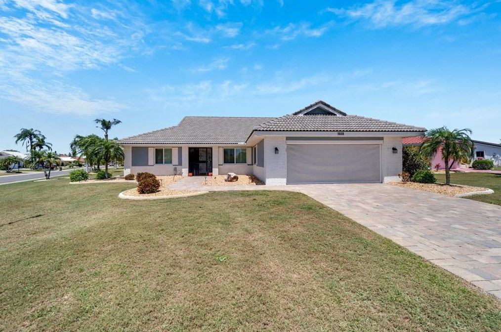 1839 Wolf Laurel Dr, Ruskin, FL 33573-6422
