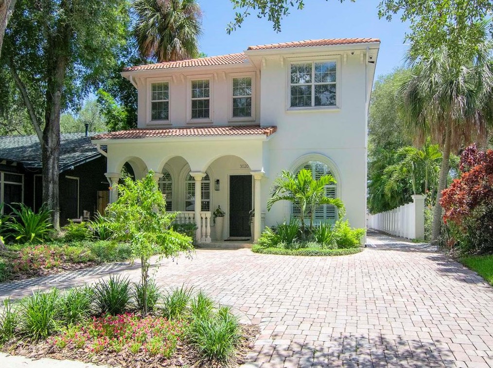 3020 W Hawthorne Rd, Tampa, FL 33611
