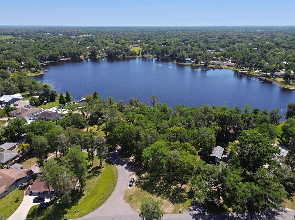 18846 Tracer Dr, Lutz, FL 33549