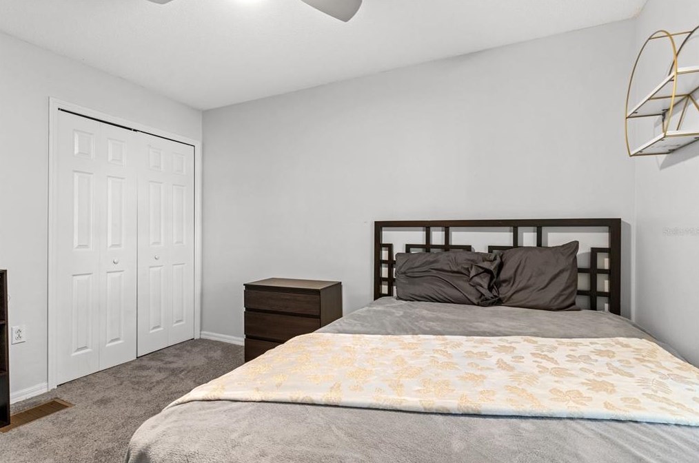 4660 Ashburn Sq Dr, Tampa FL 33610-5956 exterior