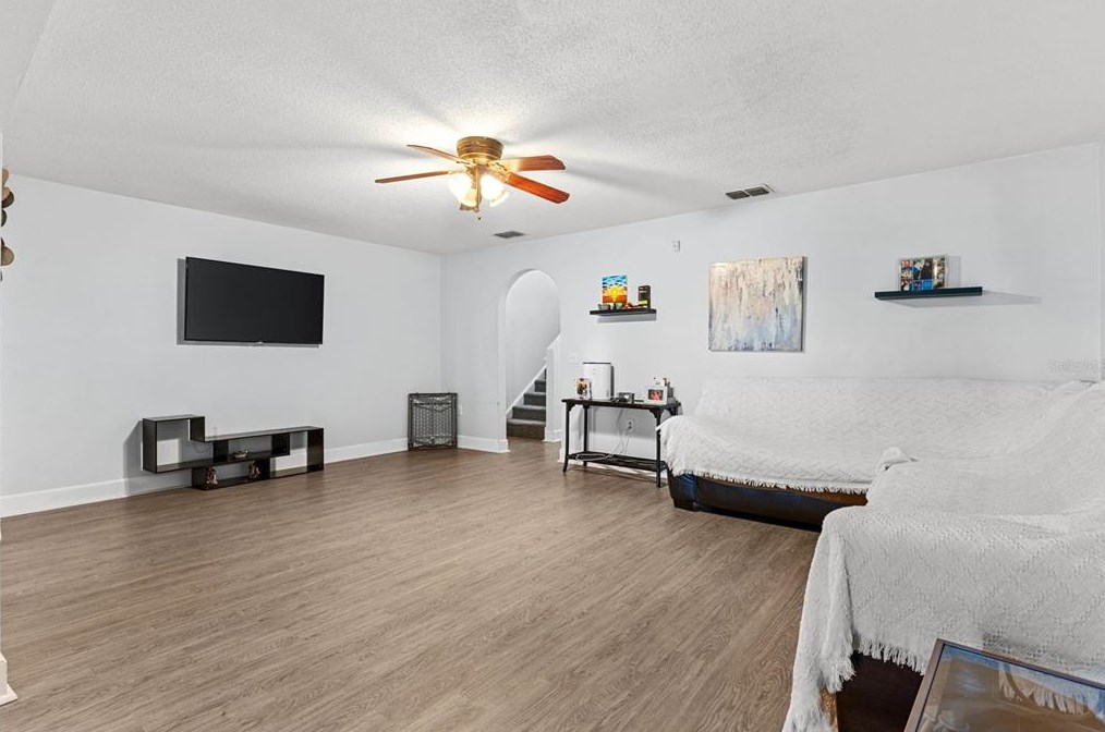 4660 Ashburn Sq Dr, Tampa FL 33610-5956 exterior