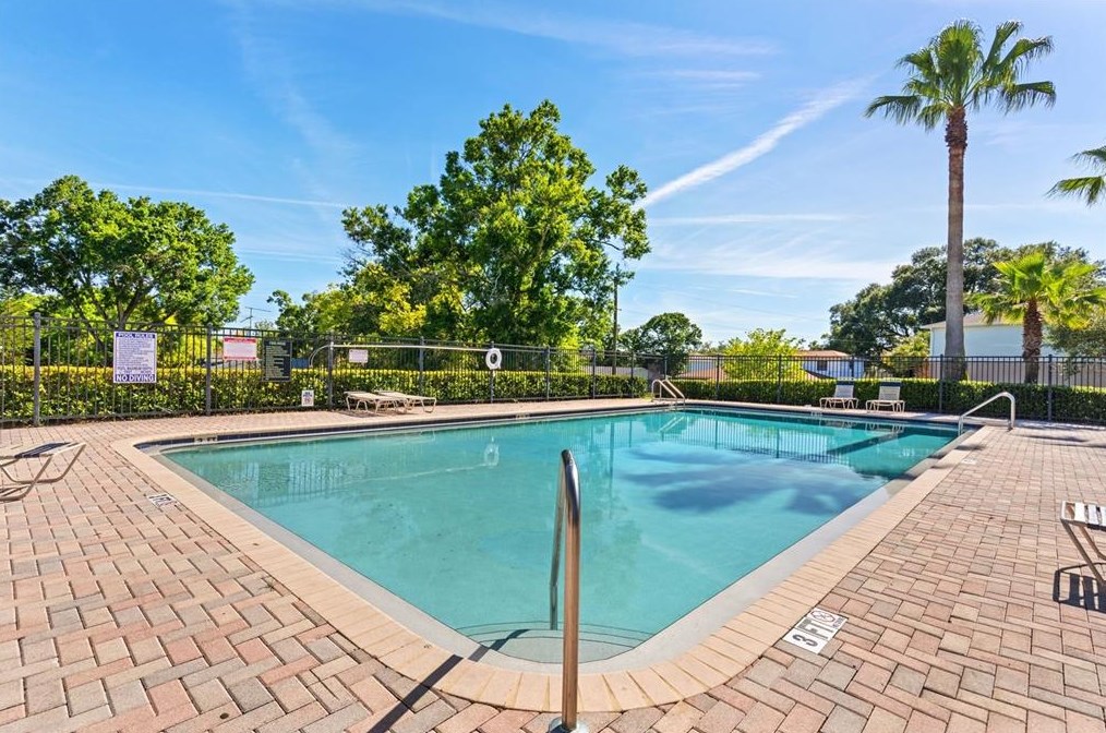 4660 Ashburn Sq Dr, Tampa FL 33610-5956 exterior