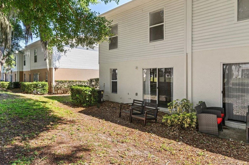 4660 Ashburn Square Dr, Tampa FL  33610-5956 exterior