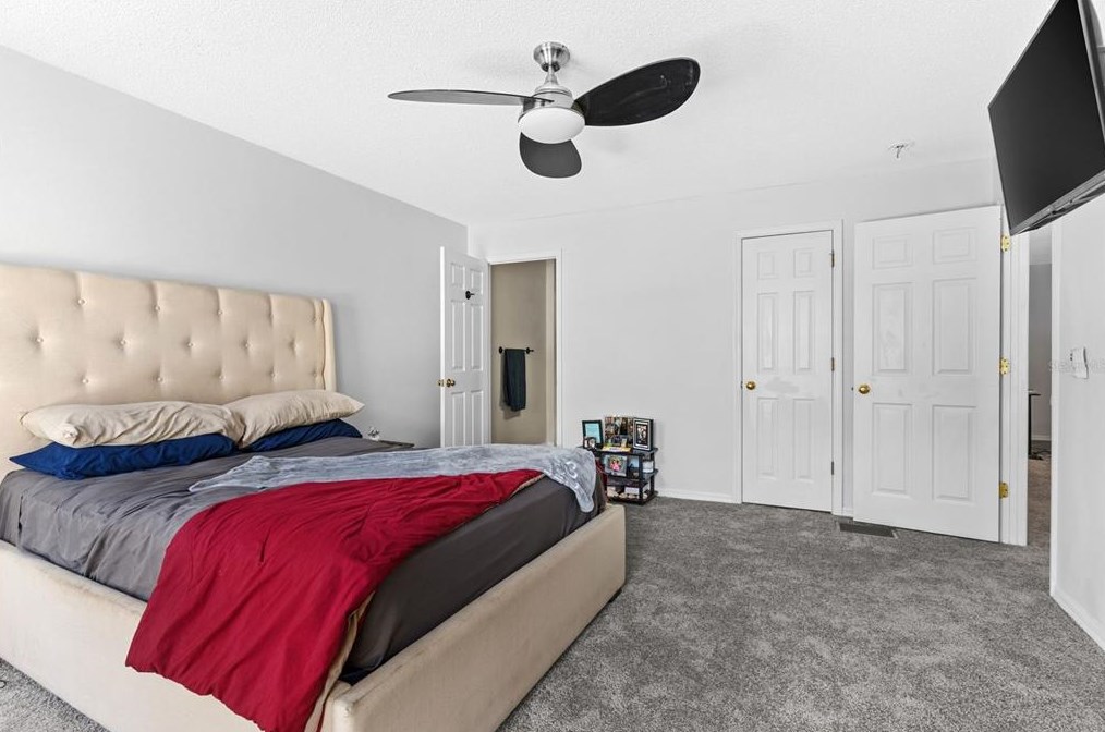 4660 Ashburn Sq Dr, Tampa FL 33610-5956 exterior