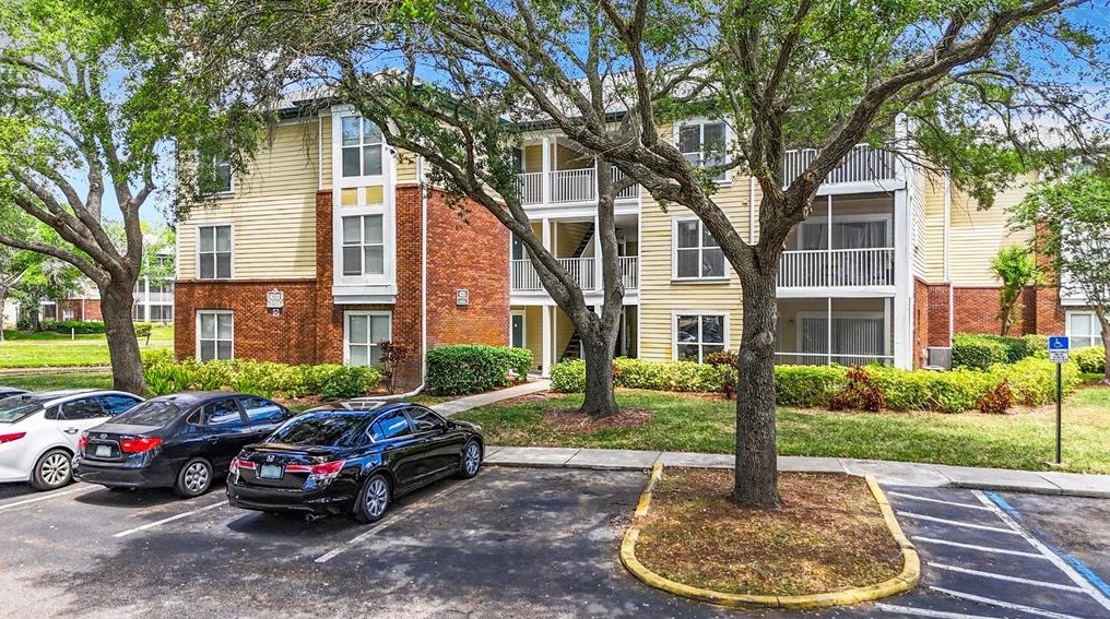 4211 Chatham Oak Ct, Tampa, FL 33624-5140