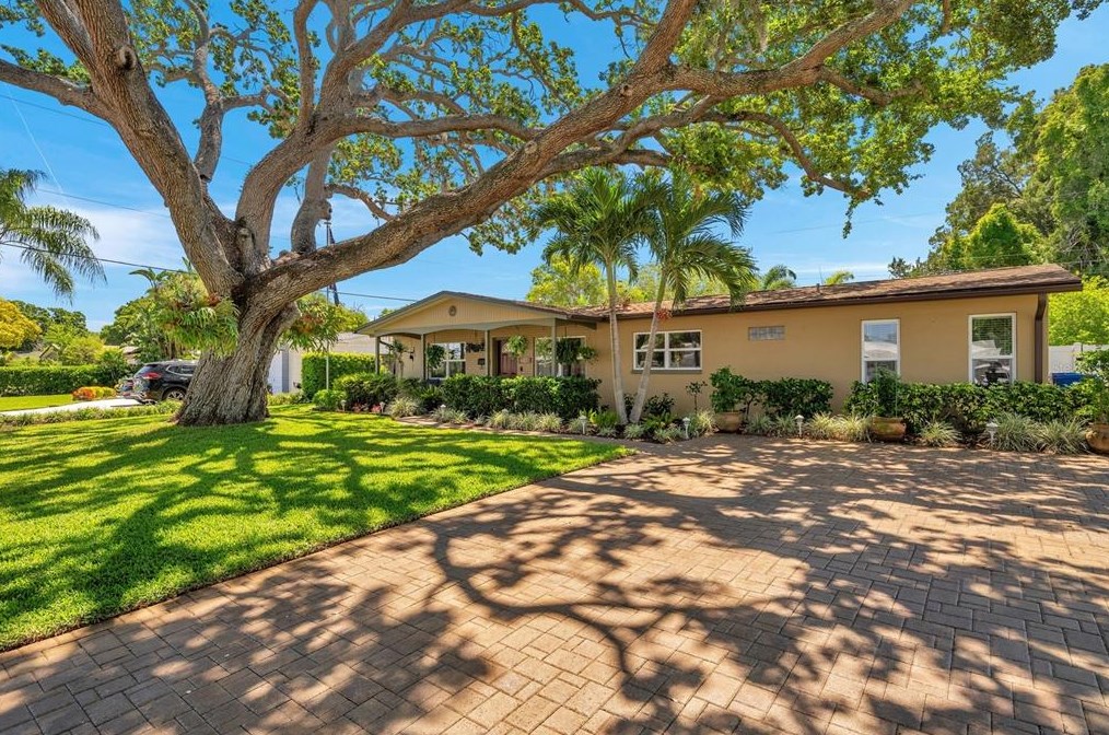 1548 78th Terrace N, Saint Petersburg, FL 33702