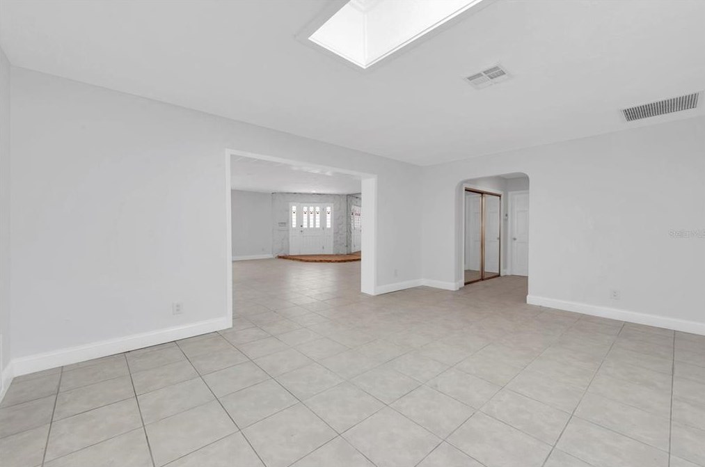 6701 16 Way, Saint Petersburg FL  33712-5901 exterior