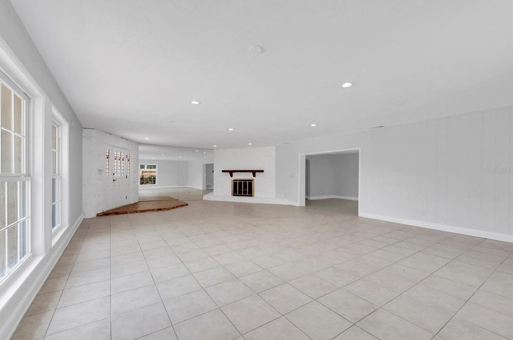 6701 16th Way, Saint Petersburg FL  33712-5901 exterior