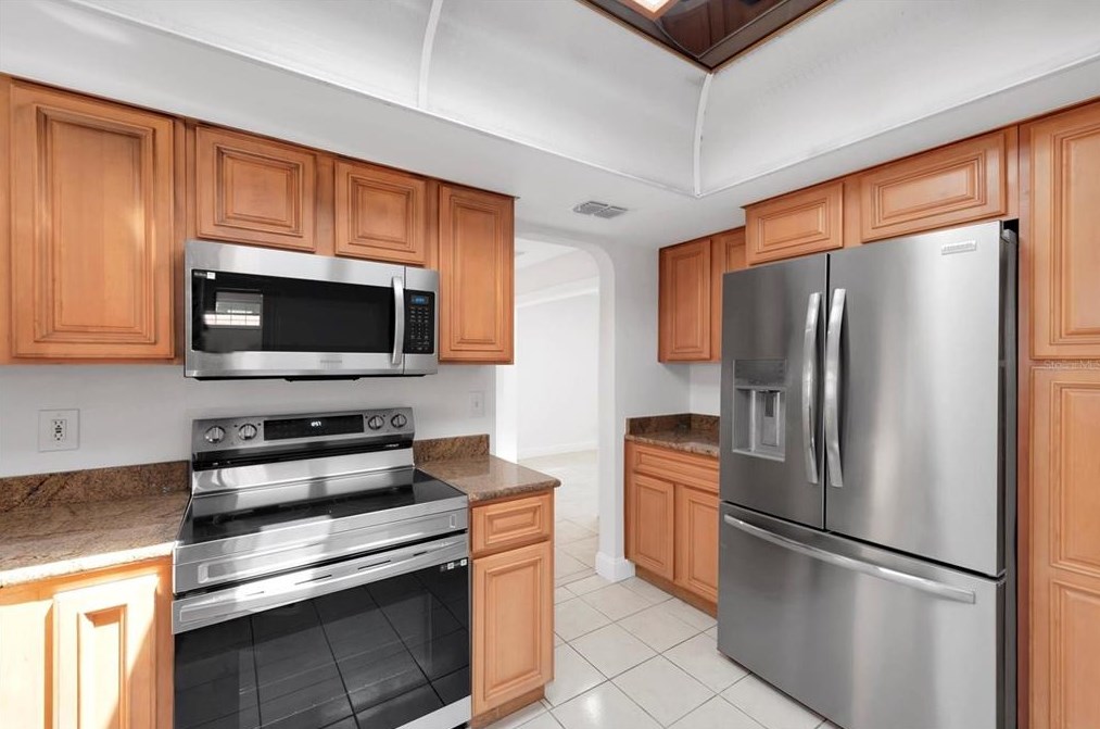 6701 16 Way, Saint Petersburg FL  33712-5901 exterior