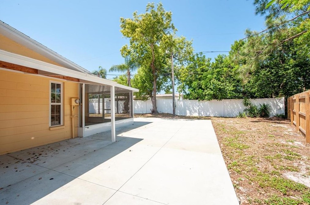6701 16 Way, Saint Petersburg FL  33712-5901 exterior