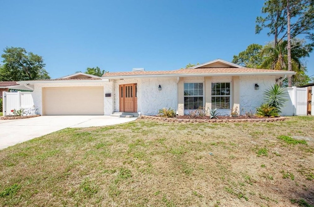 6701 16 Way, Saint Petersburg FL  33712-5901 exterior
