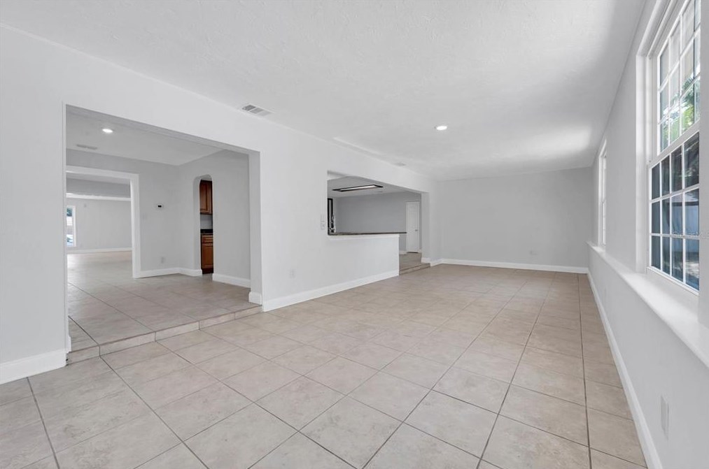 6701 16 Way, Saint Petersburg FL  33712-5901 exterior