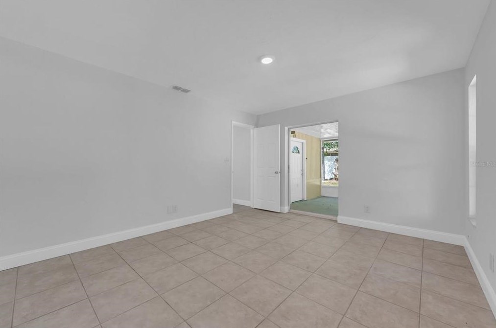 6701 16 Way, Saint Petersburg FL  33712-5901 exterior