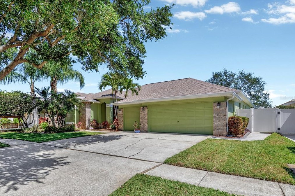 7223 Colonial Lake Dr, Riverview, FL 33578