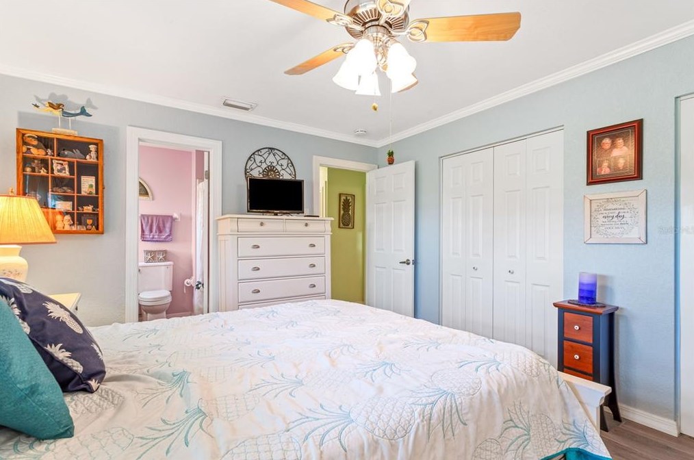 611 Ojai Ave, Ruskin FL  33573-5144 exterior