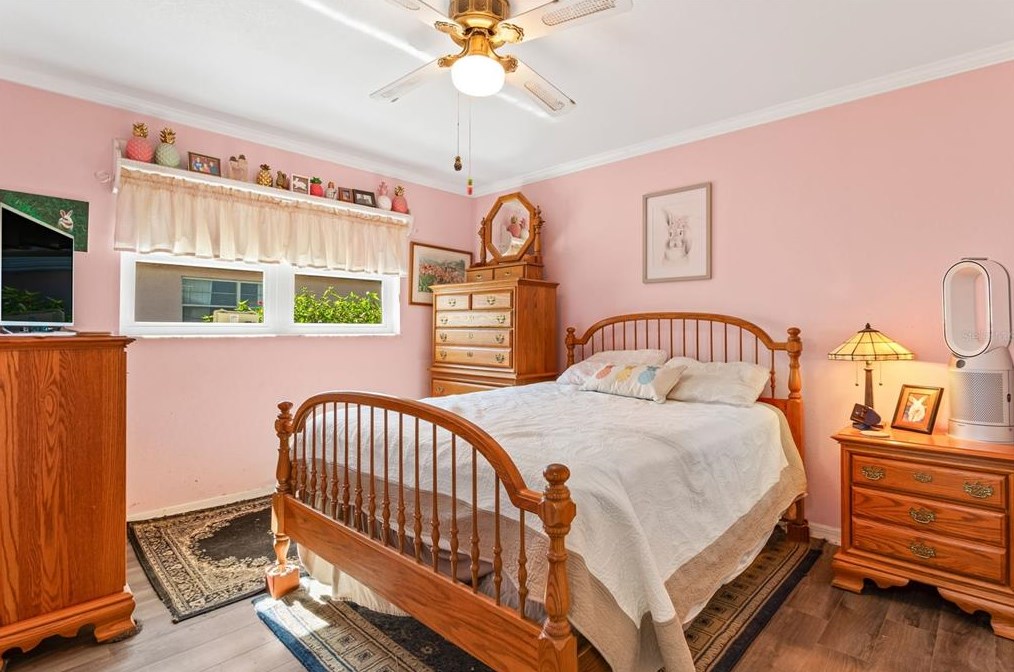 611 Ojai Ave, Ruskin FL  33573-5144 exterior