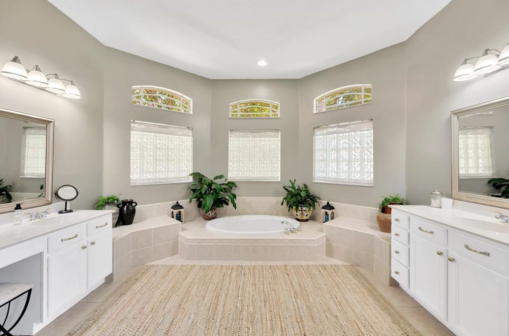 10254 Arbor Side Dr, Tampa FL  33647-2951 exterior