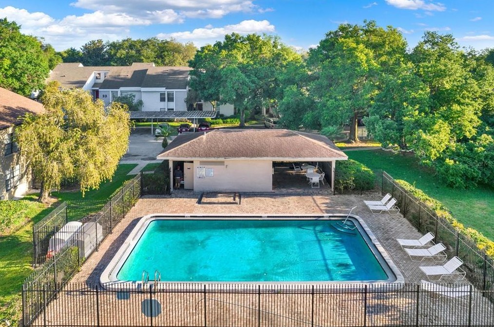 4947 Puritan Cir, Tampa FL  33617-8356 exterior