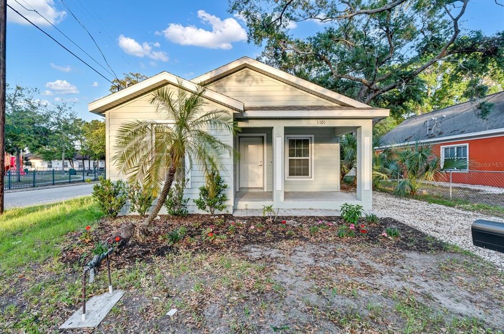 1101 2nd St W, Bradenton, FL 34205