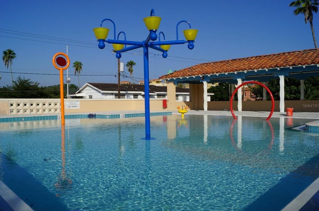 155 Davis Blvd, Tampa FL 33606-3539 exterior