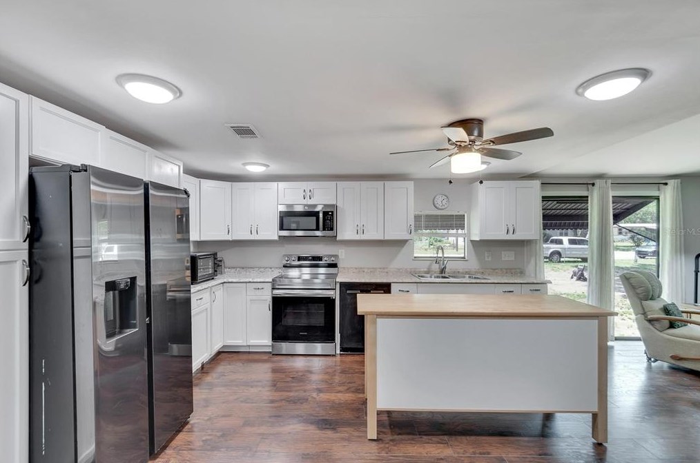 1013 Lianne Pl, Seffner FL  33584-3666 exterior