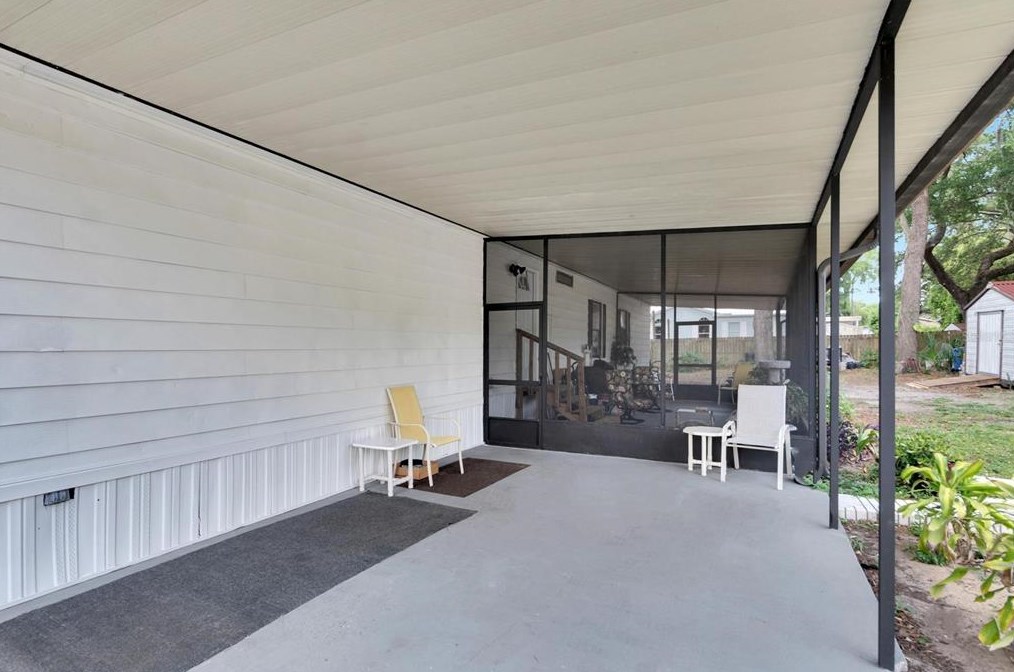 1013 Lianne Pl, Seffner FL  33584-3666 exterior