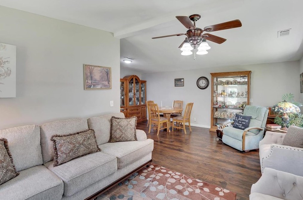 1013 Lianne Pl, Seffner FL  33584-3666 exterior