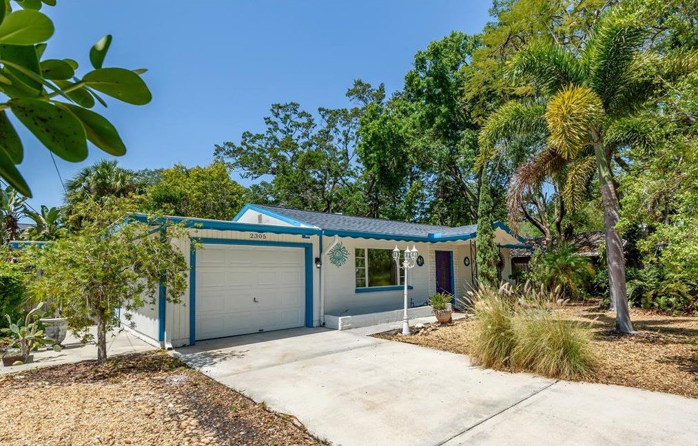 2305 Ixora Ave, Sarasota, FL 34234-7327
