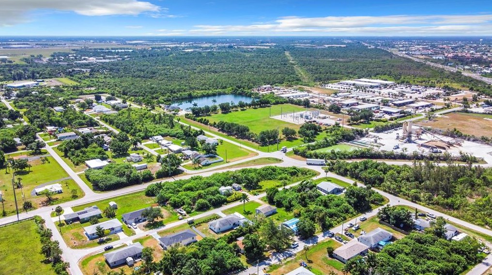 2624 Lee St, Punta Gorda FL exterior