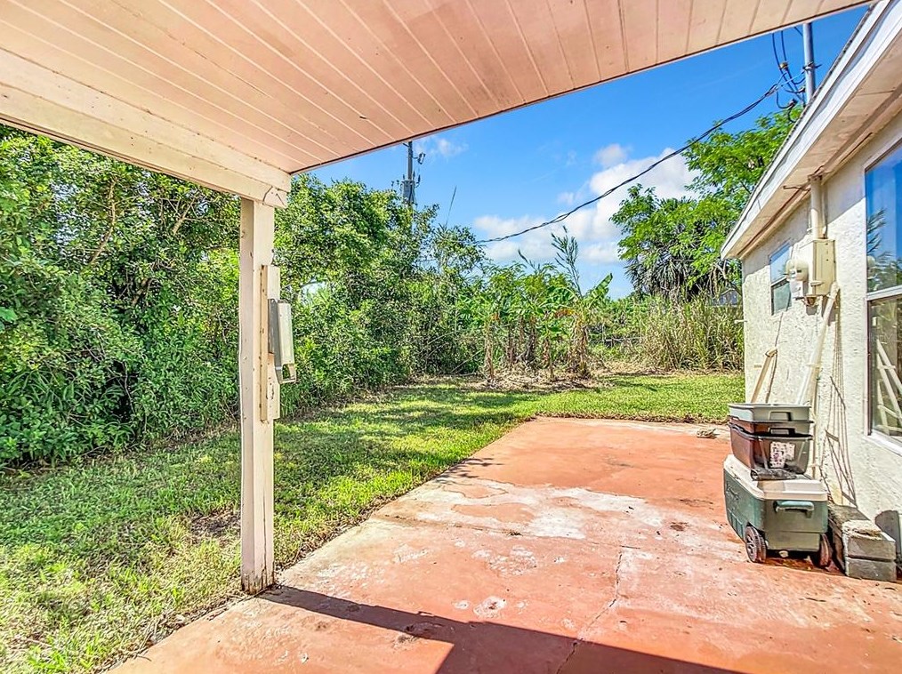 2624 Lee St, Punta Gorda FL exterior